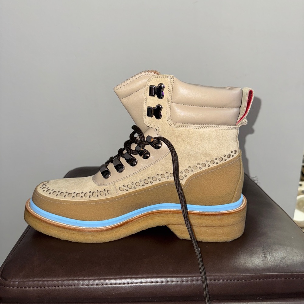 Stylish Beige and Blue Lace-Up Boots - Picture 3 of 9